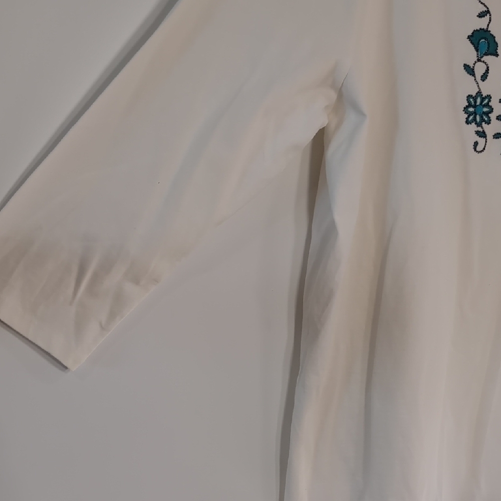 St. John's Bay | NWT Ivory With Teal Embroidery 3/4 Sleeve Top Size L - Picture 4 of 7